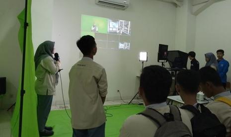 Kampus Digital Kreatif Universitas BSI (Bina Sarana Informatika) berkolaborasi dengan Perusahaan Startup Digital Creative Center (DCC) atau AlfaOne, sukses menyelenggarakan BSI Diginiaton secara offline, Jum’at (17/3/2023).