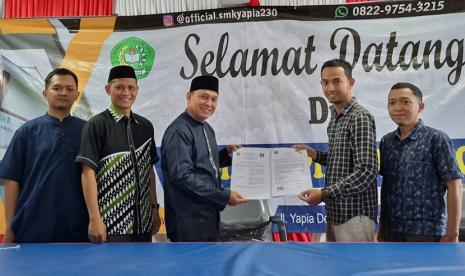 Kampus Digital Kreatif Universitas BSI (Bina Sarana Informatika) kampus Ciputat melakukan penandatanganan MoU (Memorandum of Understanding) dengan SMK Yapia, yang dilaksanakan di aula SMK Yapia, pada Jumat (31/3/2023). 