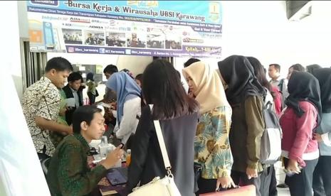 Kampus Digital Kreatif Universitas BSI (Bina Sarana Informatika) kampus Bekasi akan menyelenggarakan event Job Career & Internship bertajuk BSI DiginoFest 2024. Acara ini diadakan untuk memberikan kesempatan kepada mahasiswa, alumni maupun masyarakat umum untuk mendapatkan peluang karier dan magang di dunia Industri.