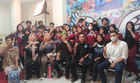 Kampus Digital Kreatif Universitas BSI (Bina Sarana Informatika) menggandeng perusahaan startup Digital Creative Center (DCC) atau Lab AlfaOne, kembali akan menggelar BSI Digination 2023. Acara yang akan diselenggarakan di kampus Universitas BSI kampus Pontianak, pada tanggal 8-10 Mei 2023 ini mengambil tema How to be a Content Creator For Gen-Alpha.