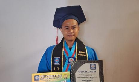 Kampus Digital Kreatif Universitas BSI (Bina Sarana Informatika) menggelar prosesi wisuda ke-58, di BSI Convention Center (BSI Convex), jl Raya Kaliabang No 8, Perwira, Bekasi Utara, Jawa Barat pada Ahad (3/12). Acara wisuda Universitas BSI berlangsung dari Ahad-Kamis, 3 hingga 7 Desember 2023.