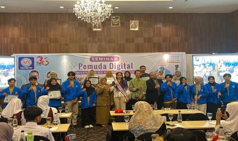 Kampus Digital Kreatif Universitas BSI (Bina Sarana Informatika) sukses menyelenggarakan Seminar Pemuda Digital bertajuk Pemanfaatan Artificial Intelligence dalam Transformasi Pendidikan yang diselenggarakan oleh Universitas BSI Kampus Sukabumi di Anugerah Hotel, Sukabumi, Senin, 23 Oktober 2023. 