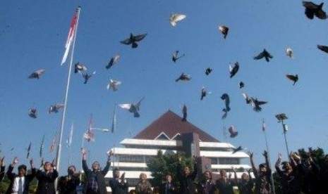 Kampus IPB. mahasiswa program sarjana yang diterima melalui jalur SNBP dan SNBT tidak dikenakan Biaya Pengembangan Institusi dan Fasilitas (BPIF). 