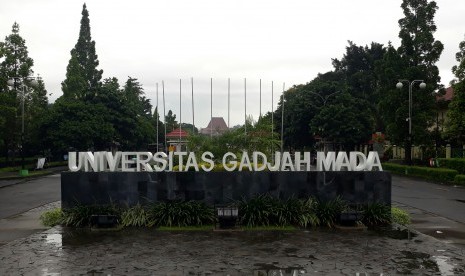 Pintu masuk kompleks Universitas Gadjah Mada (UGM).