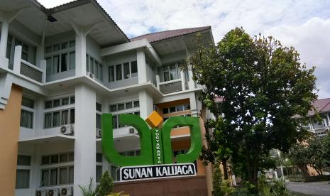 Kampus UIN Sunan Kalijaga Yogyakarta. Romo Katolik menjadi lulusan dokter ke-908 UIN Sunan Kalijaga Yogyakarta 