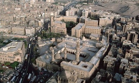  Kampus Universitas Al-Azhar, Kairo, Mesir, dilihat dari udara.