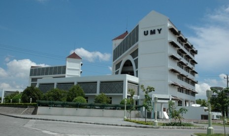 Kampus Universitas Muhammadiyah Yogyakarta (UMY) di Yogyakarta.  Universitas Muhammadiyah Yogyakarta (UMY) mulai menerapkan kegiatan perkuliahan dengan tatap muka di tengah pandemi Covid-19. Kegiatan perkuliahan tatap muka ini akan digelar secara bertahap yang dimulai pada 14 September 2020.