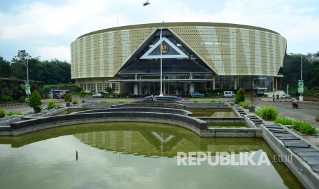 Kampus Unpad. Antisipasi Covid-19, Unpad minta 364 mahasiswa tetap tinggal di asrama.