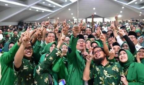 Kandidat Gubernur Jabar Ridwan Kamil bersama kader PPP di Kabupaten Bogor