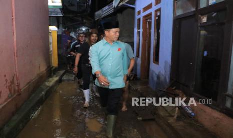 Kang DS meninjau lokasi banjir di Desa Panyadap, Kecamatan Solokanjeruk, Kabupaten Bandung.