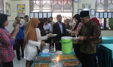 Kantin sehat SD Muhammadiyah Ketelan Surakarta.