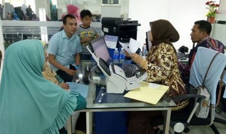 Kantor Imigrasi Kelas I Khusus Jakarta Selatan mengadakan pelayanan pembuatan paspor haji.