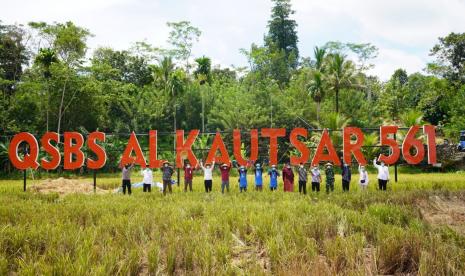 Kantor Perwakilan BI Tasikmalaya meresmikan program Petani Milenial yang digagas Pemprov Jabar di Pesantren Al Kautsar, Kabupaten Tasikmalaya, Jumat (26/3). 