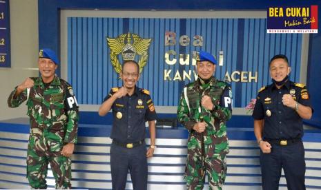 Kantor Wilayah Bea Cukai Aceh berkolaborasi bersama Polisi Militer Daerah Militer Iskandar Muda (Pomdam IM) wujudkan komitmen untuk memajukan ekonomi Provinsi Aceh melalui strategi yang dibahas kedua instansi, pada Kamis (6/8).