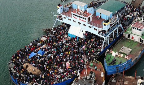 Kapal feri Neptunus terbalik pada 17 Februari 1993 di Haiti.