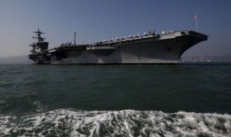 Kapal Induk USS Carl Vinson