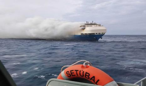 Ilustrasi pencarian kapal tenggelam. Sebuah kapal wisata yang mengangkut sekitar 30 orang dilaporkan tenggelam di lepas pantai utara Jepang, Sabtu (23/4/2022).