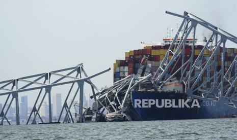 Kapal Kargo tersangkut di jembatan Baltimore, Maryland, AS