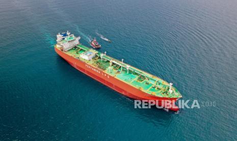 Kapal milik PT Pertamina International Shipping 