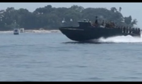 Kapal Motor Cepat (KMC) milik TNI AD. 