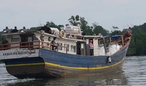 Kapal Pelayaran Rakyat (Pelra) KM Banawa Nusantara 2 turut serta menyukseskan pesta demokrasi Pemilihan Umum (Pemilu) 2019. Kapal ini mendistribusikan logistik Pemilu seperti kotak, bilik, dan kertas suara serta logistik Pemilu lainnya ke wilayah Terpencil, Terdepan, Tertinggal dan Pedalaman (3TP) khususnya di Kabupaten Bangka Selatan (Basel) pada Ahad (14/4).