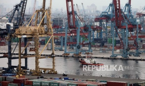 Jakarta International Container Terminal (JICT), Pelabuhan Tanjung Priok, Jakarta.