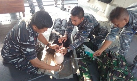 Kapal Perang TNI AL temukan orang jatuh di laut