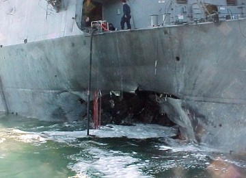 Kapal USS Cole yang bolong dibom oleh Alqaida pada 1998 di Yaman