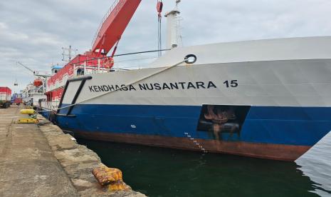 Kapal yang digunakan untuk program tol laut. Tol Laut telah melayani 39 trayek dan berhasil menghubungkan berbagai wilayah di Indonesia. 