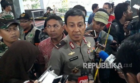 Kapolda DIY, Brigjen Pol Ahmad Dhofiri, usai meninjau tempat kejadian penyerangan di Gereja Santa Lidwina, Ahad (11/2).