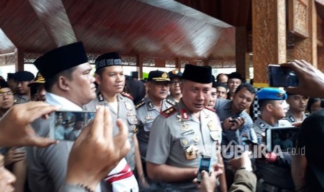 Kapolda Jabar Irjen Pol Agung Budi Maryoto, saat bersilaturahim dengan ribuan tokoh ulama dan masyarakat se Kabupaten Purwakarta, di Bale Taman Maya Datar Pemkab Purwakarta, Kamis (8/3). 