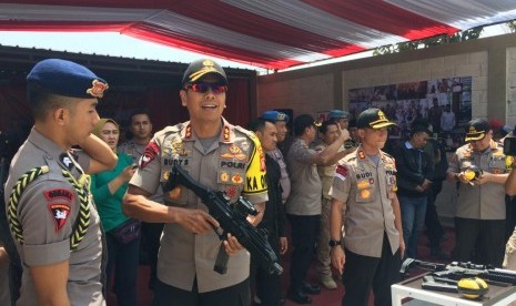 Kapolda Jabar Irjen Pol Rudy Sufahriadi (tengah).