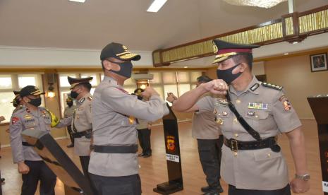 Kapolda Jabar Irjen Pol Rudy Supahriadi melantik tiga pejabat utama dan satu kapolres. 