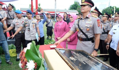 Kapolda Jabar, Irjen Pol Rudy Supahriady meresmikan peningkatan status Polresta Cirebon.