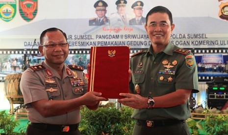 Kapolda Sumsel  Irjen Pol Saud Usman Nasution dan Pangdam II/ Sriwijaya Mayjen TNI Bambang Budi Waluyo