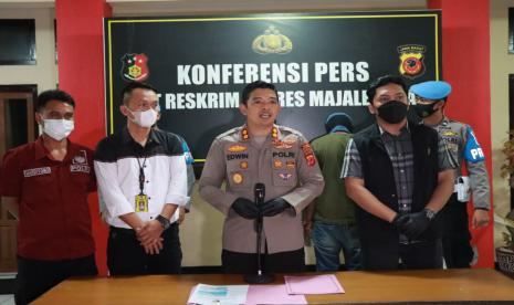 Kapolres Majalengka, AKBP Edwin Affandi, melakukan konferensi pers.