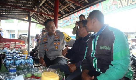 Kapolres Purbalingga AKBP Era Johny Kurniawan dalam kegiatan Jumat Curhat di Kecamatan Karangreja, Kabupaten Purbalingga, Jumat (30/12/2022) pagi.