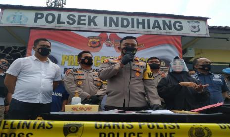 Kapolres Tasikmalaya Kota, AKBP Aszhari Kurniawan, merilis kasus curanmor di Polsek Indihiang, Kamis (31/3/2022). Polisi menyita barang bukti sebanyak 16 kendaraan roda dua hasil pencurian. 