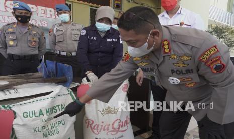 Kapolresta Banyumas Kombes Pol M. Firman L. Hakim (kanan).