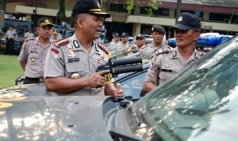 Kapolresta Depok Kombes Ahmad Subarkah (kedua kiri).