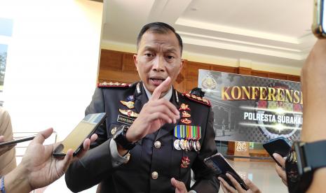 Kapolresta Solo, Kombes Pol Iwan Saktiadi. Kapolresta membantah ada penodokan pistol yang dilakukan anggota di Keraton Surakarta