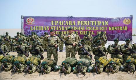 Kapolri Jenderal Listyo Sigit dikukuhkan sebagai warga kehormatan Kostrad.