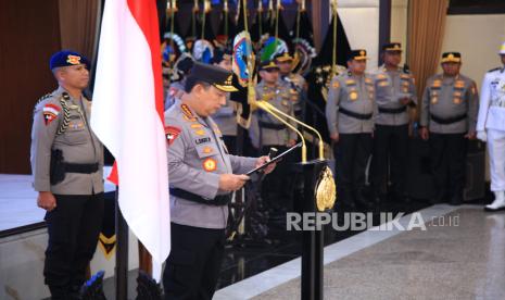 Kapolri Jenderal Listyo Sigit Prabowo memimpin upacara serah terima jabatan (sertijab) Kapolda dan beberapa Pati Polri. 