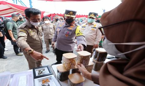 Kapolri Jenderal Listyo Sigit Prabowo mengapresiasi capaian jajaran Kementan dalam menyediakan kebutuhan pangan selama masa pandemi di waktu tiga tahun terakhir. Menurutnya, Kementan dibawah pimpinan Syahrul Yasin Limpo (SYL) berhasil menyediakan beras secara cukup, bahkan cenderung mengalami surplus.