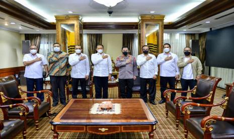 Kapolri Jenderal Listyo Sigit Prabowo menggelar audiensi bersama dengan perwakilan pengurus Kamar Dagang dan Industri (Kadin) Indonesia di Gedung Mabes Polri, Jakarta Selatan.