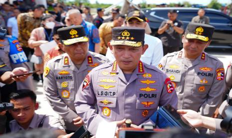 Kapolri Jenderal Listyo Sigit Prabowo. Kapolri mengecek langsung Pelabuhan Ciwandan, Banten dan Polri siap mengawal pemudik.