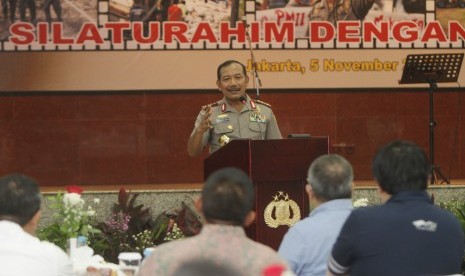 Kapolri Jenderal Pol Badrodin Haiti memberikan pengarahan kepada sejumlah pimpinan redaksi media ketika silaturahmi dengan Pemimpin Redaksi Media di Mabes Polri, Jakarta, Kamis (5/11).