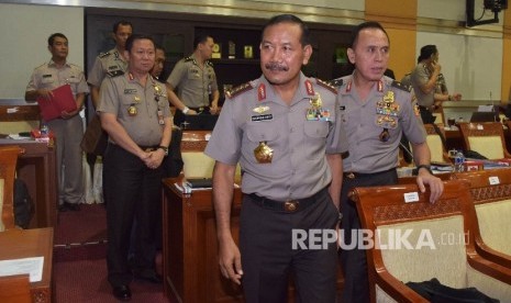 Kapolri Jenderal (Pol) Badrodin Haiti (tengah) saat mengikuti Rapat Kerja (Raker) dengan Komisi III di Kompleks Parlemen, Senayan, Jakarta, Rabu (20/4). (Republika/Rakhmawaty La'lang) 