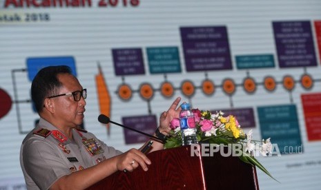 Kapolri Jenderal Pol Tito Karnavian memberikan konferensi pers akhir tahun di Mabes Polri, Jakarta, Jumat (29/12). 