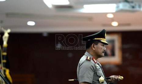 Kapolri Jenderal Polisi Badrodin Haiti memimpin upacara pelantikan pergantian perwira tinggi Polri di Mabes Polri, Jumat (12/6).(Republika/Wihdan Hidayat)